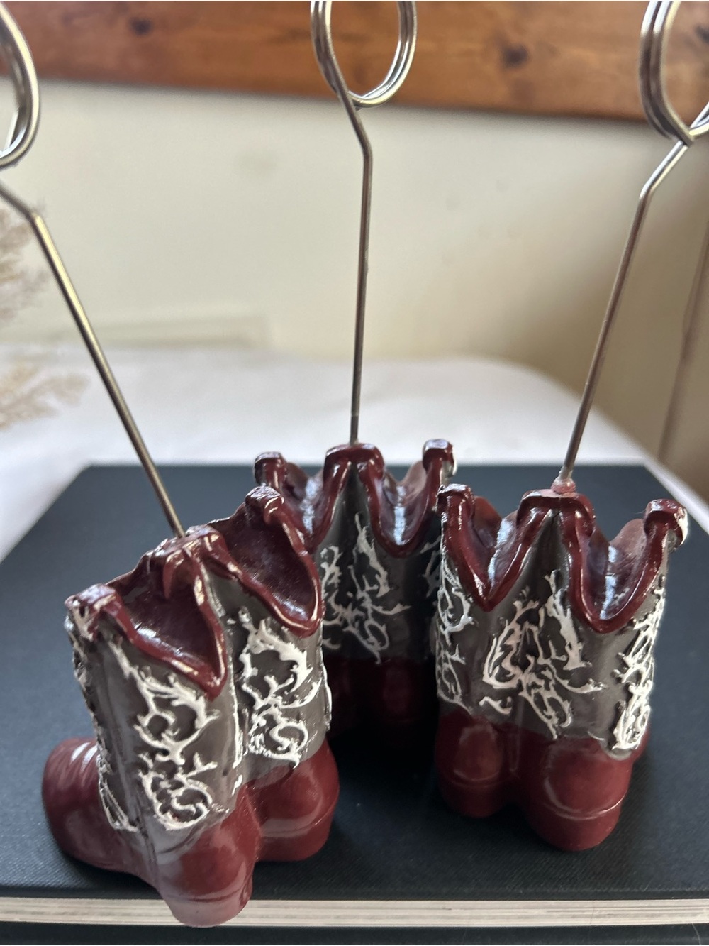 Western Boot Place Card Holders - Burgundy and Silver 3 pcs set new - Picture 4 of 7